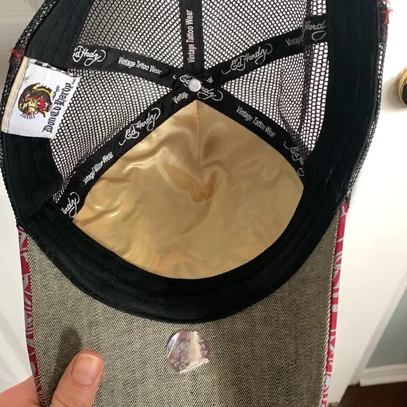 Ed Hardy bedazzled trucker hat - Picture 4 of 4